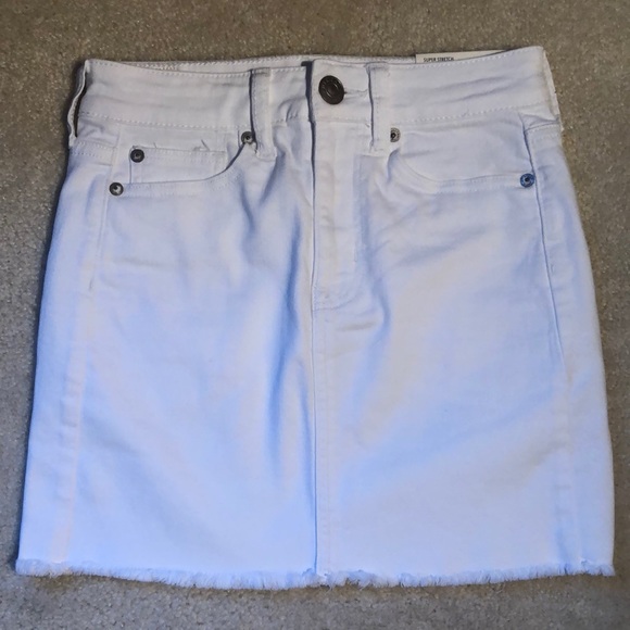 NEVER WORN: White American Eagle Mini Skirt - Picture 1 of 3